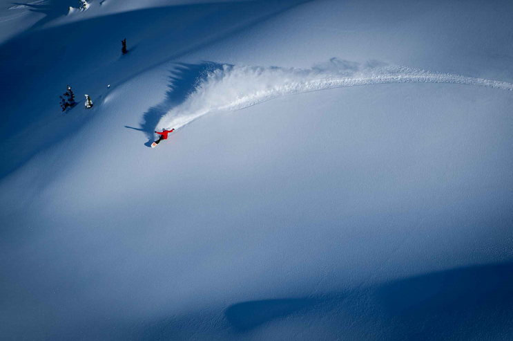 JUSSI OKSANEN, SLASH por Adam Moran en Whistler Backcountry, British Columbia 
(Canada)