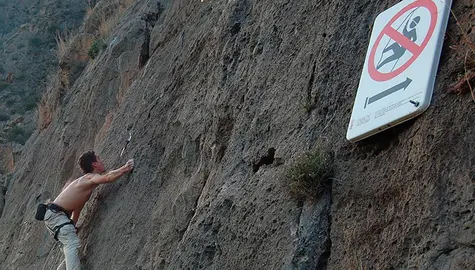 prohibido-escalar-5