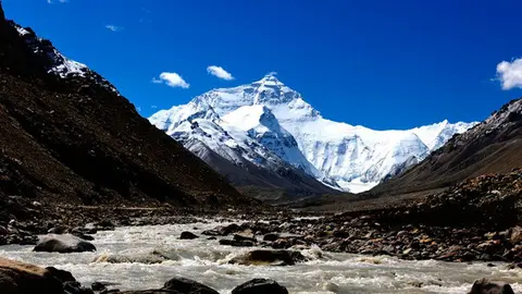 everest-montaña-830x467