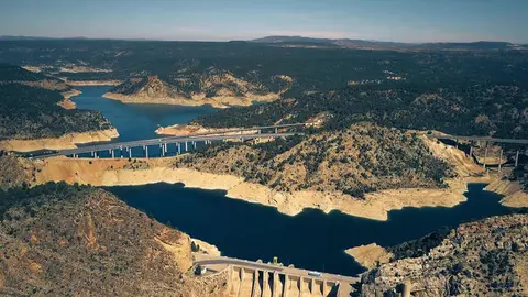 embalse-rio-shutterstock