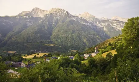Gistain, Huesca, Aragon, Espa&ntilde;a.

Greenpeace recoge testimonios de la Espa&ntilde;a rural, para evaluar su situaci&oacute;n, fortalezas y debilidades.

Tenemos la mayor biodiversidad de Europa pero hay zonas que viven abandono desde el &eacute;xodo rural del pasado siglo. 

Sin el fortalecimiento de la Espa&ntilde;a rural no podremos combatir la crisis clim&aacute;tica y la p&eacute;rdida de biodiversidad. 
&copy;Shutterstock para Greenpeace