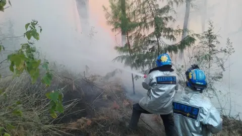 bomberos-antigua-guatemala-1 (3)