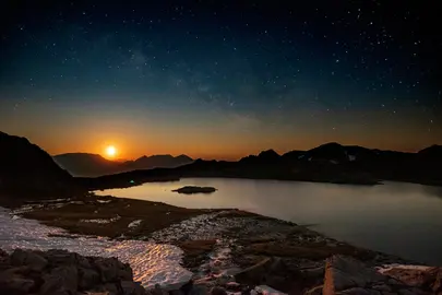 8_Salida de Luna y V&iacute;a L&aacute;ctea (1)