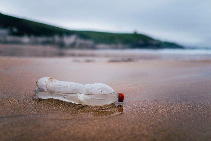 botella-plastico-polucion-basura-mar