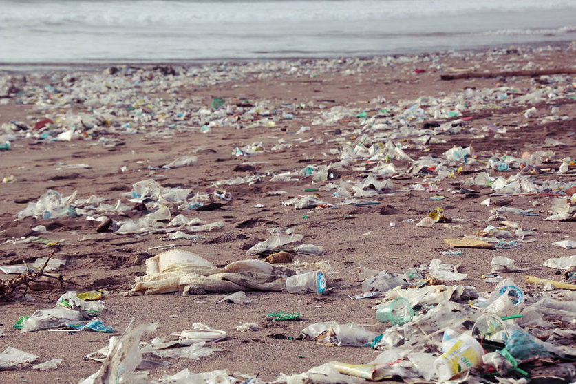 contaminacion-plastico-mar-playa-piqsels_opt