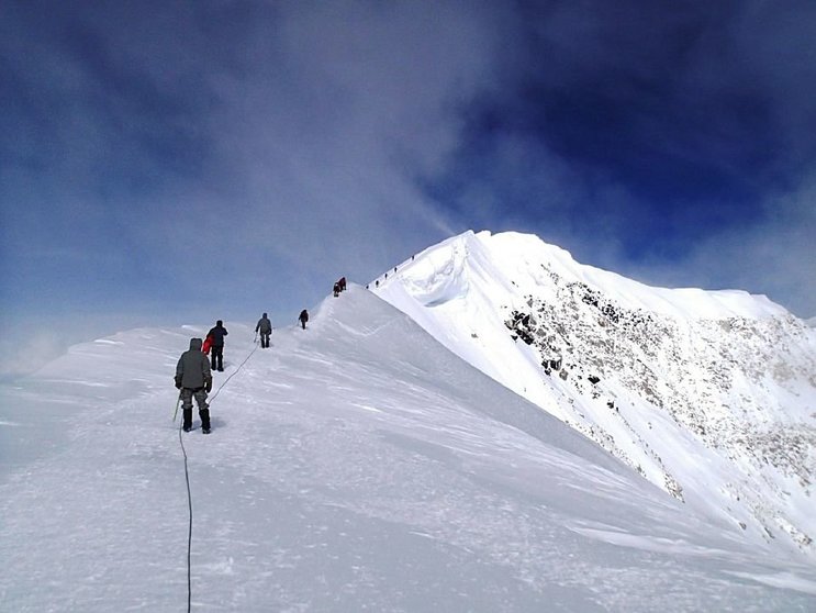 responsabilidad-montaña-cordada-alpinismo-pixabay-1