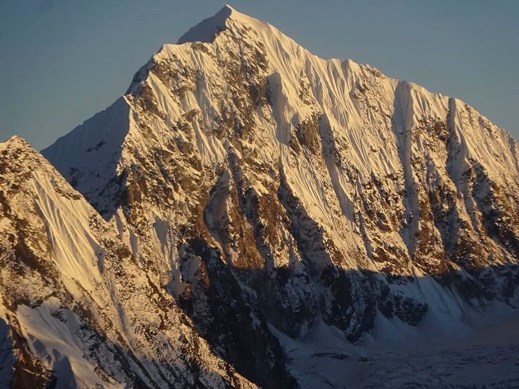 Chukima Go (6259 m) Nepal.