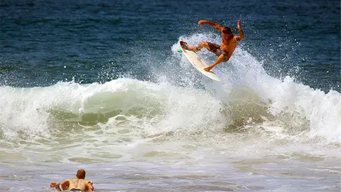 surfing-691675_640