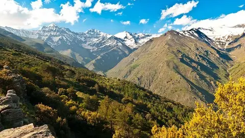 Alcazaba-Mulhacén-y-Veleta-entre-nubes