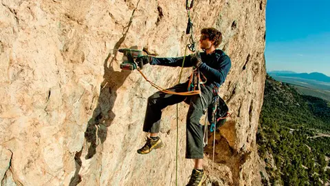 equipador-vias-escalada