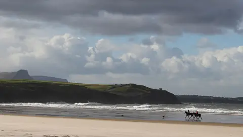 surf-vikingos-irlanda_opt (1)