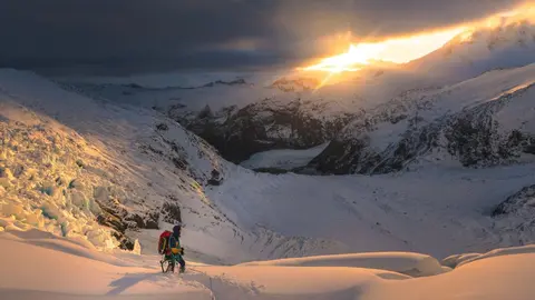24. Into the Ice_ An Expedition to the End of the World (1)