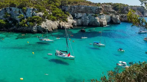 cala-macarella-g73952f3e7_1280 (1)