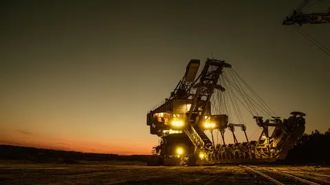 mining-excavator-1736293_1280