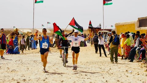 Sahara Marathon, la carrera solidaria que apoya a los refugiados saharauis de Tindouf