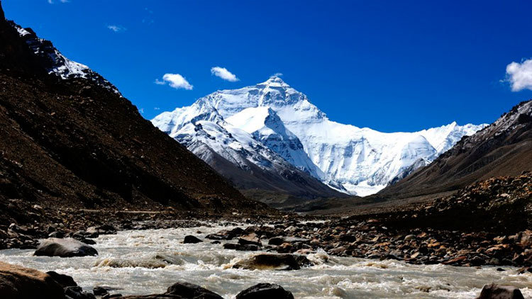 everest-montaña-830x467