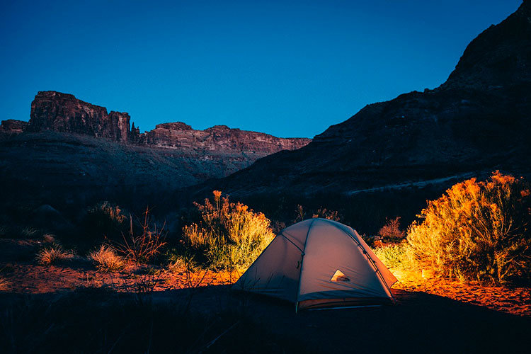 como-ir-camping-mejora-sueño