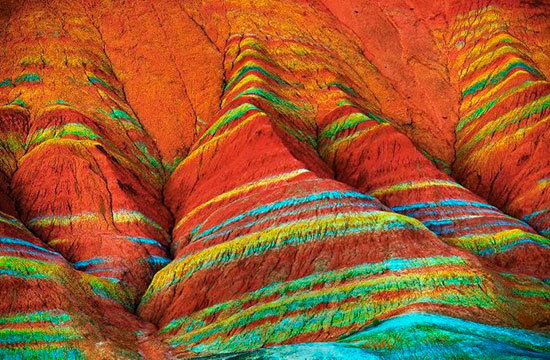 Montañas-mil-colores-China-Peru-1
