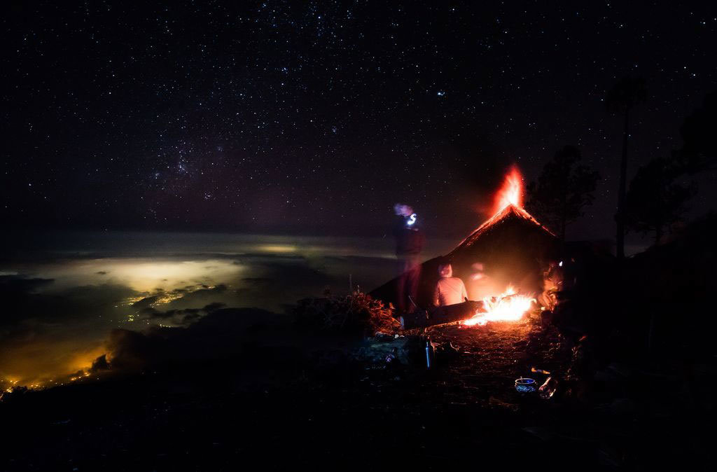 acampamos-bajo-las-estrellas-increibles-fotografias-aventuras-cielo-abierto-7