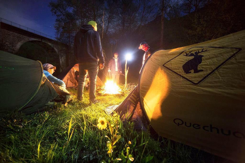 acampamos-bajo-las-estrellas-increibles-fotografias-aventuras-cielo-abierto-10