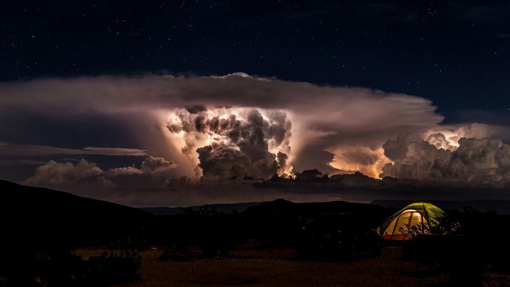 acampamos-bajo-las-estrellas-increibles-fotografias-aventuras-cielo-abierto-14