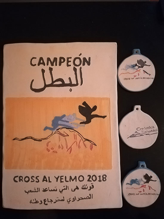 0_CrossYelmo2018_Trofeo-y-medallas-fabricados-en-los-campamentos-de-refugiados-saharahuis