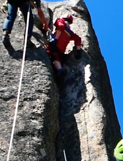 escalador-en-fisura