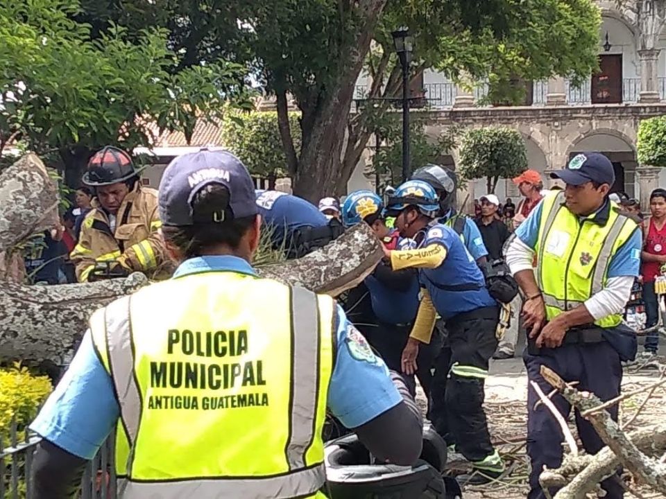 bomberos-antigua-guatemala-1 (9)