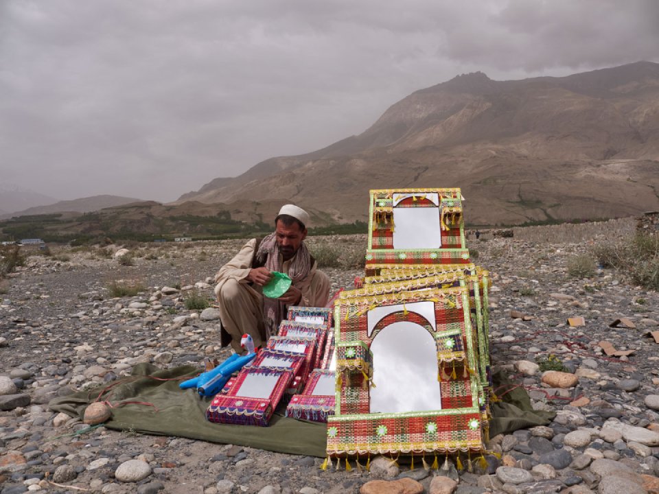 (Tajikistán) 102 Bazar, tierra de nadie, Tajikistán - Afganistán
