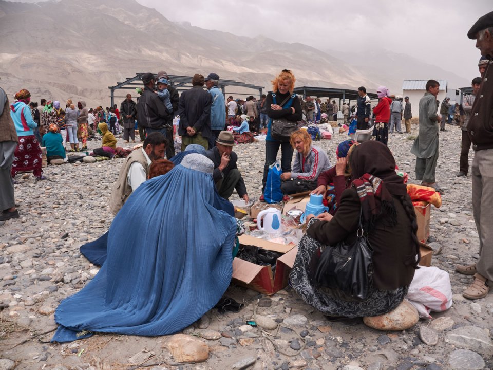 (Tajikistán) 133 Bazar, tierra de nadie, Tajikistán - Afganistán (1)
