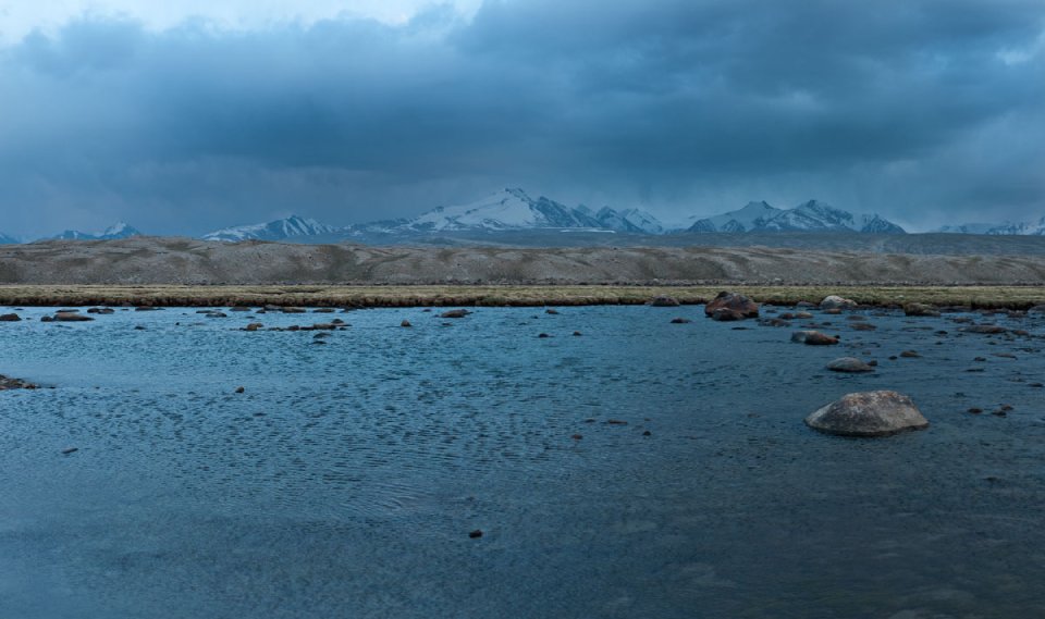 (Tajikistán) 649-652 Campamento lago