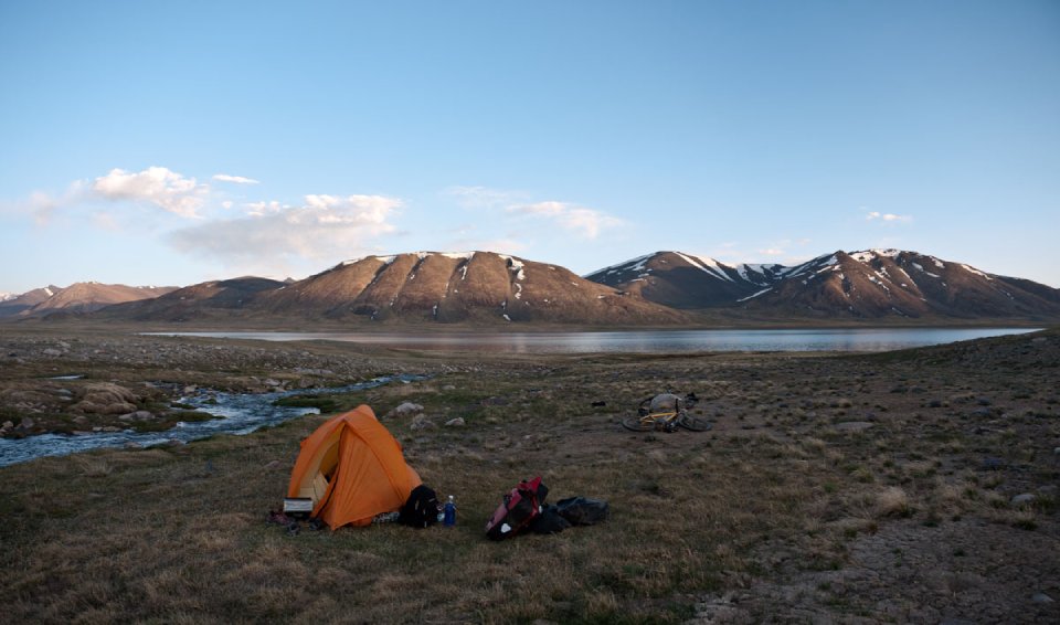 (Tajikistán) 1020-1021 Camp Kokjijit Kul